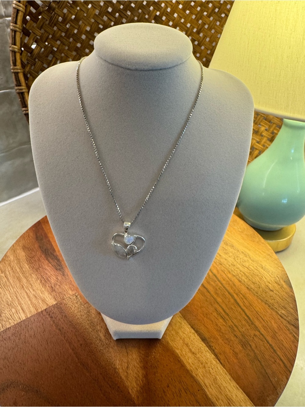 925 Sterling Silver Moonstone Heart Pendant Necklace Box Chain 18 Inch